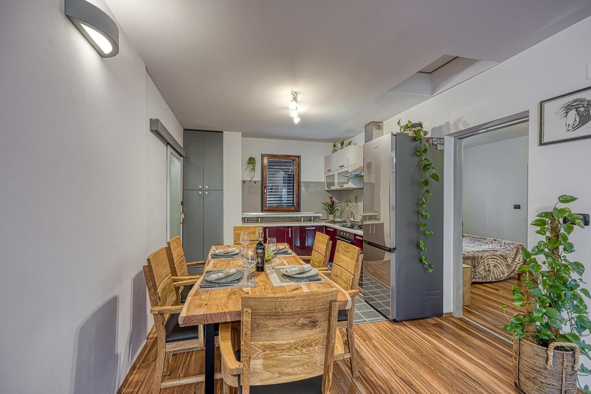 Apartments Suki 로비니 외부 사진